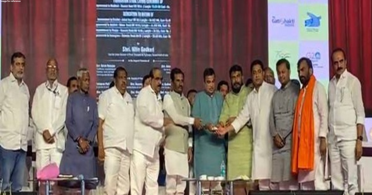 Gadkari inaugurates and lays foundation stones for Rs 3,670 cr highways in Maharashtra
